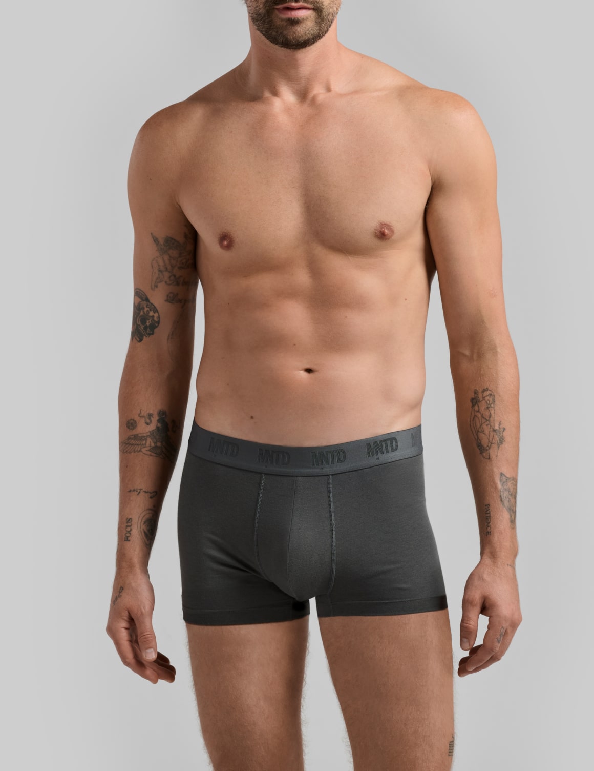 model: Waist 31" wearing size S