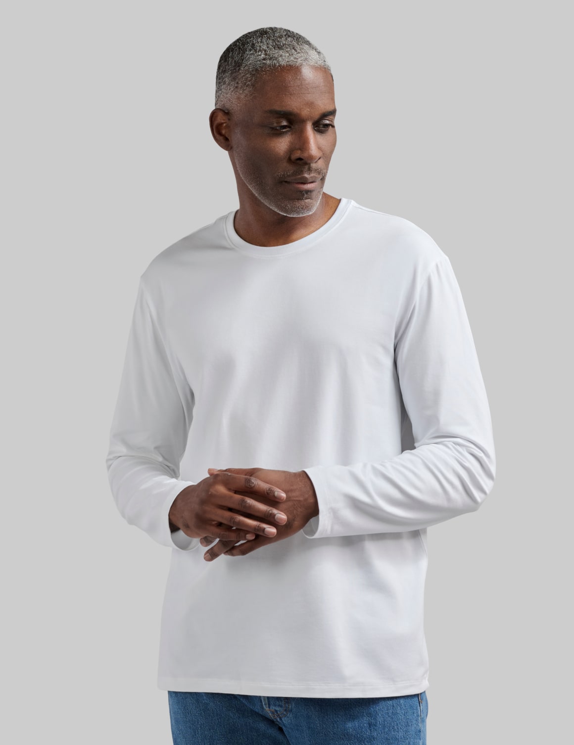 model: Kirk is 6'1.5" wearing size M